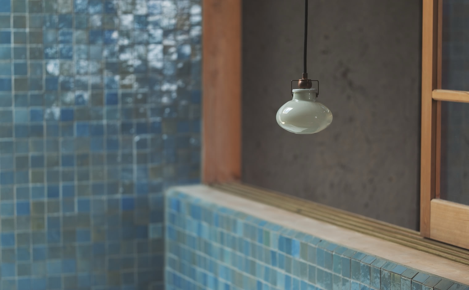Maru Pendant Light-White