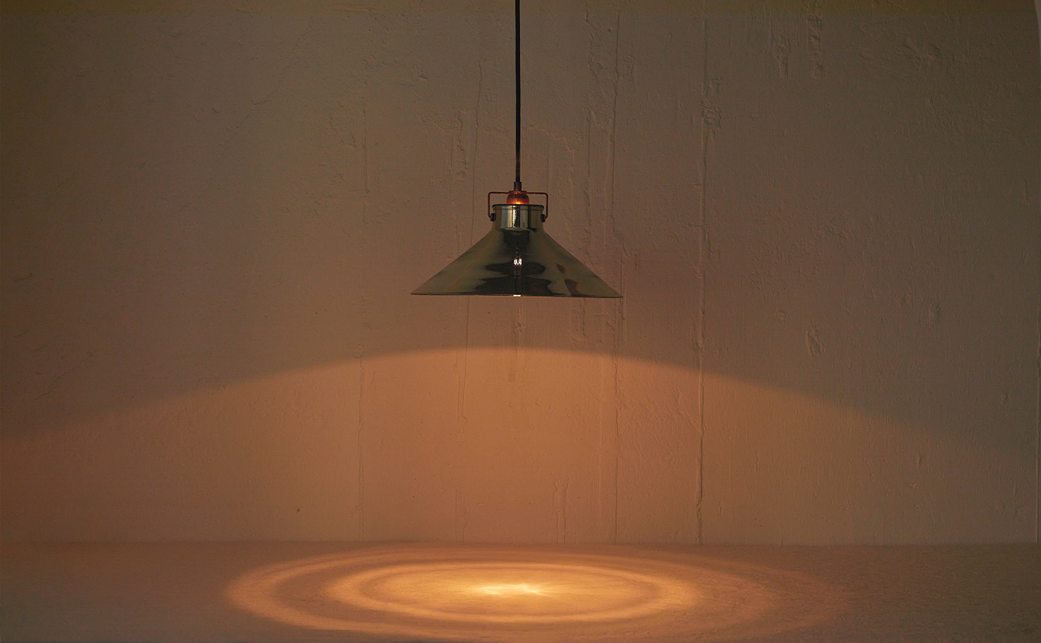ピーターアイビー　　びん　大 Conical Pendant Light XL-Mirror